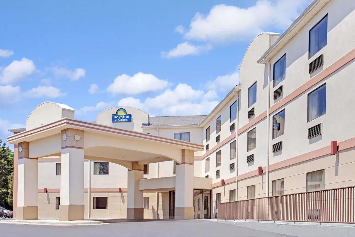 Image of Days Inn & Suites by Wyndham Laurel Near Fort Meade
