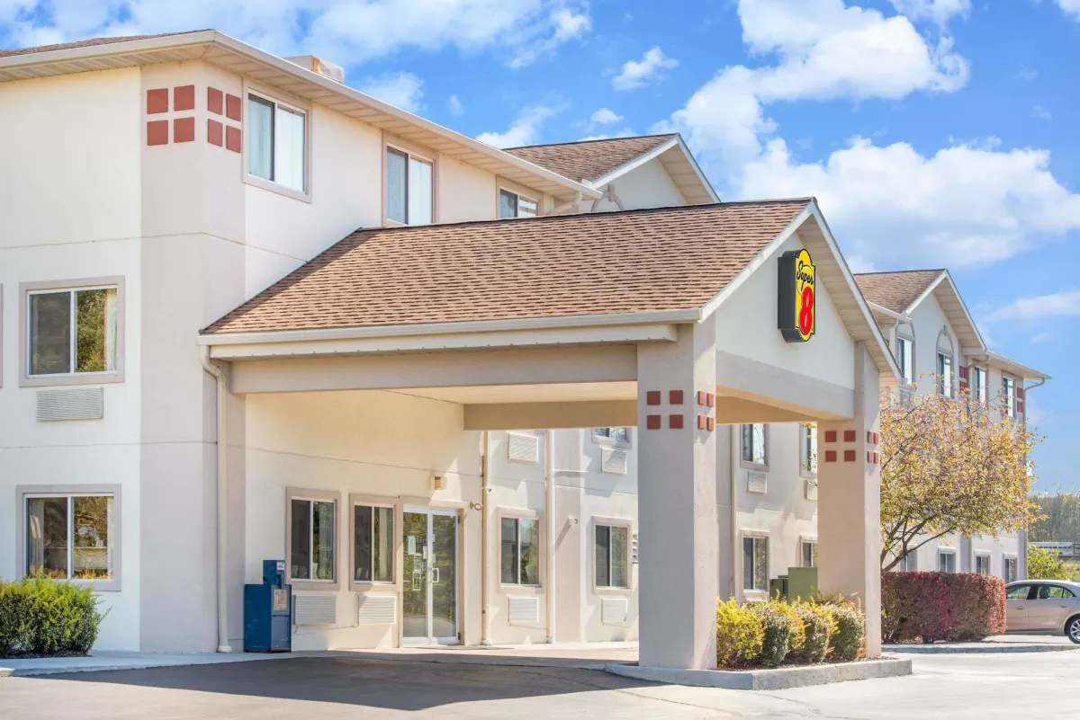 Image of Super 8 by Wyndham West Middlesex/Sharon Area