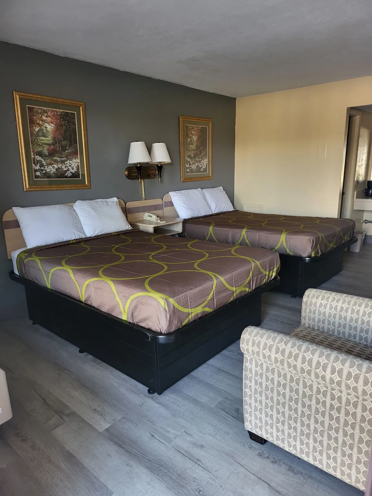 Image of Budget Host Inn Bristol