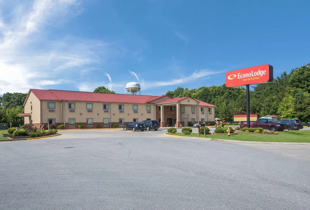 Image of Econo Lodge Inn & Suites