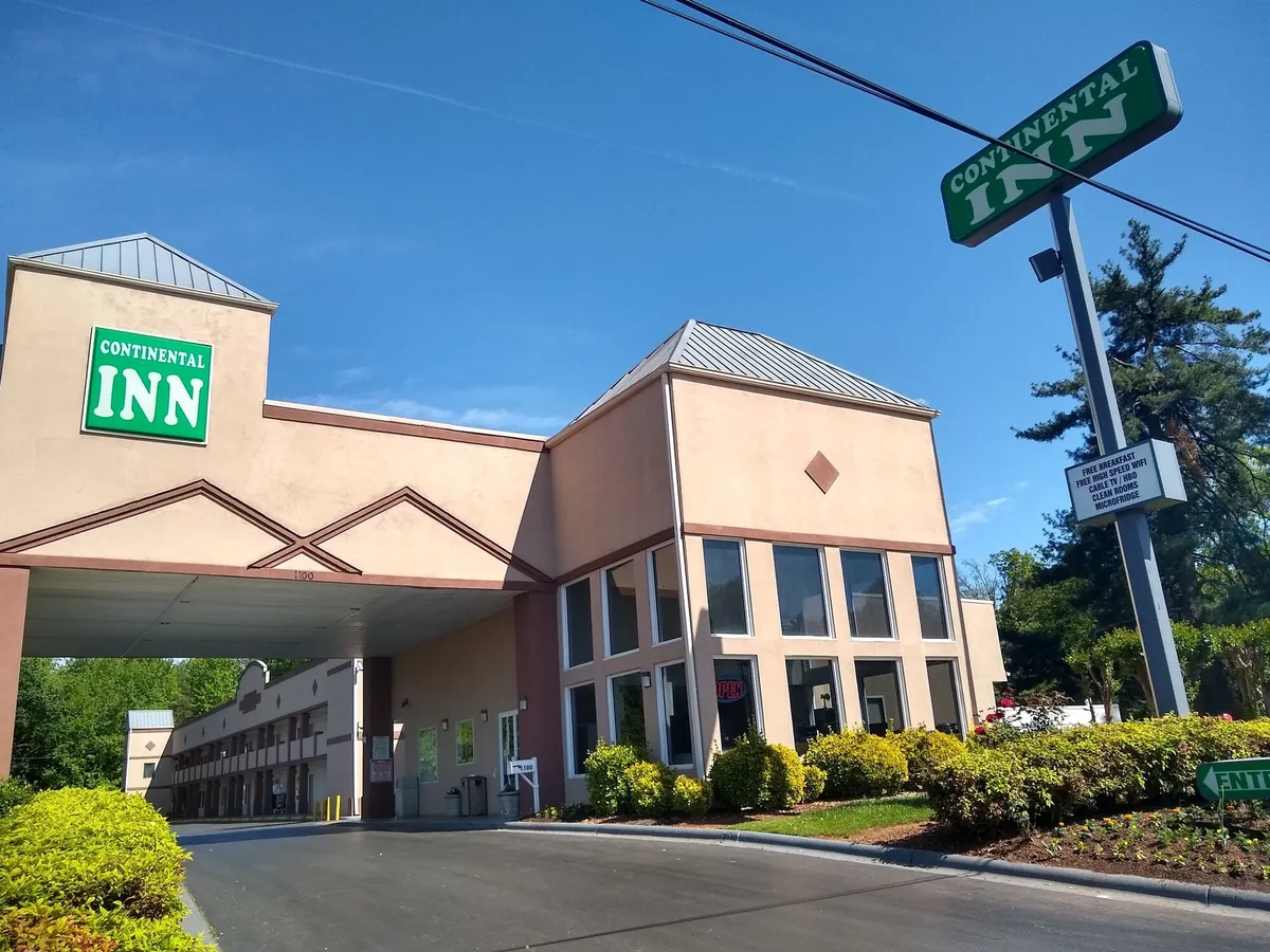 Image of Continental Inn - Charlotte