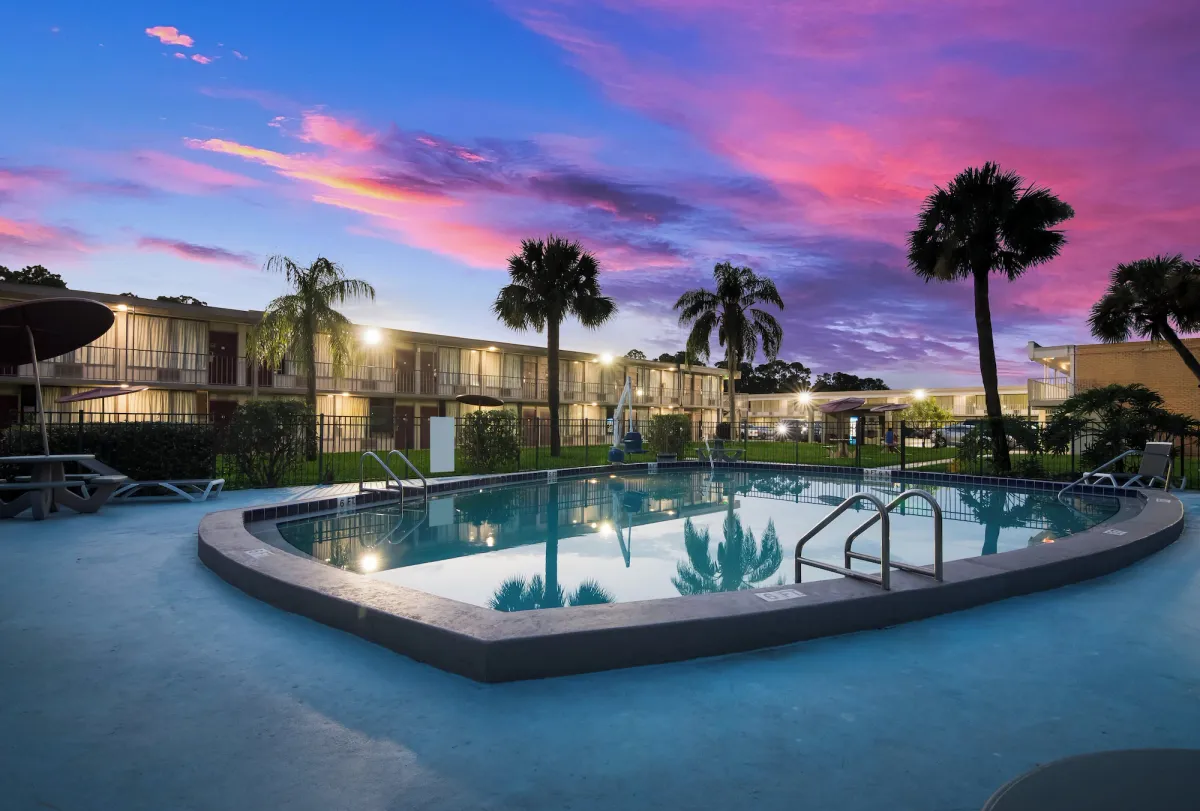 Image of HomeTowne Studios by Red Roof Vero Beach - I-95