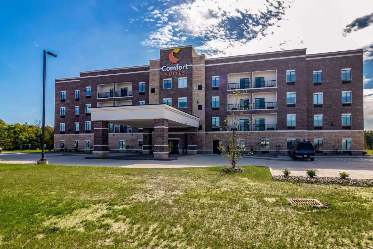 Image of Comfort Suites Brunswick - Cleveland Southwest