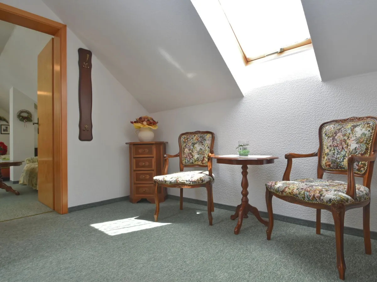 Image of Sophisticated Holiday Home With Garden