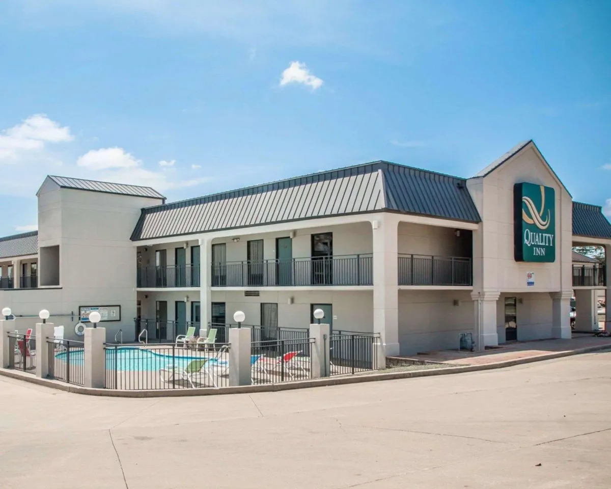 Image of Quality Inn US65 & E Battlefield Rd Springfield