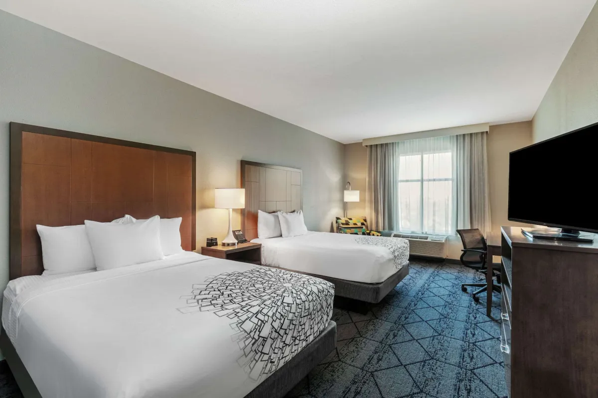 Image of La Quinta Inn & Suites by Wyndham Kansas City Beacon Hill