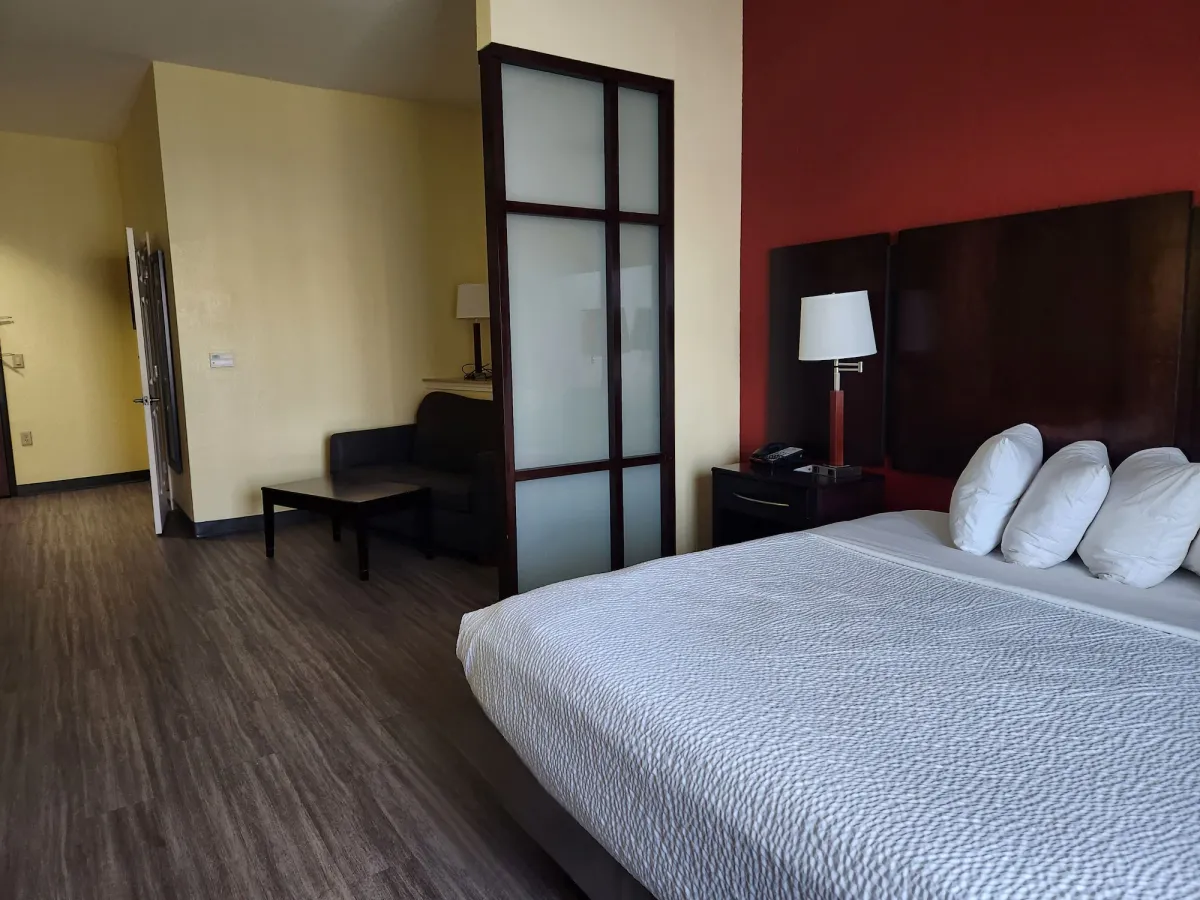 Image of Days Inn & Suites by Wyndham Houston / West Energy Corridor
