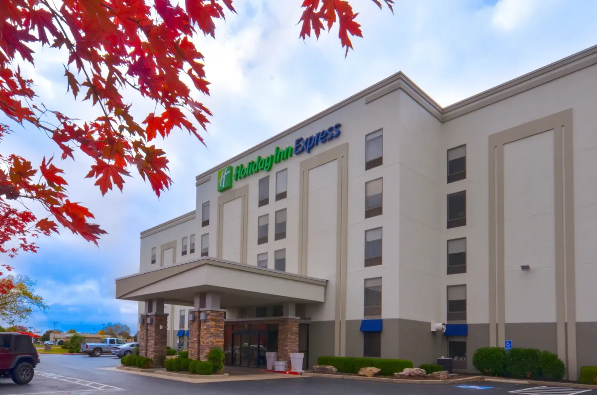 Image of Holiday Inn Express & Suites Fayetteville University of Arkansas Area by IHG