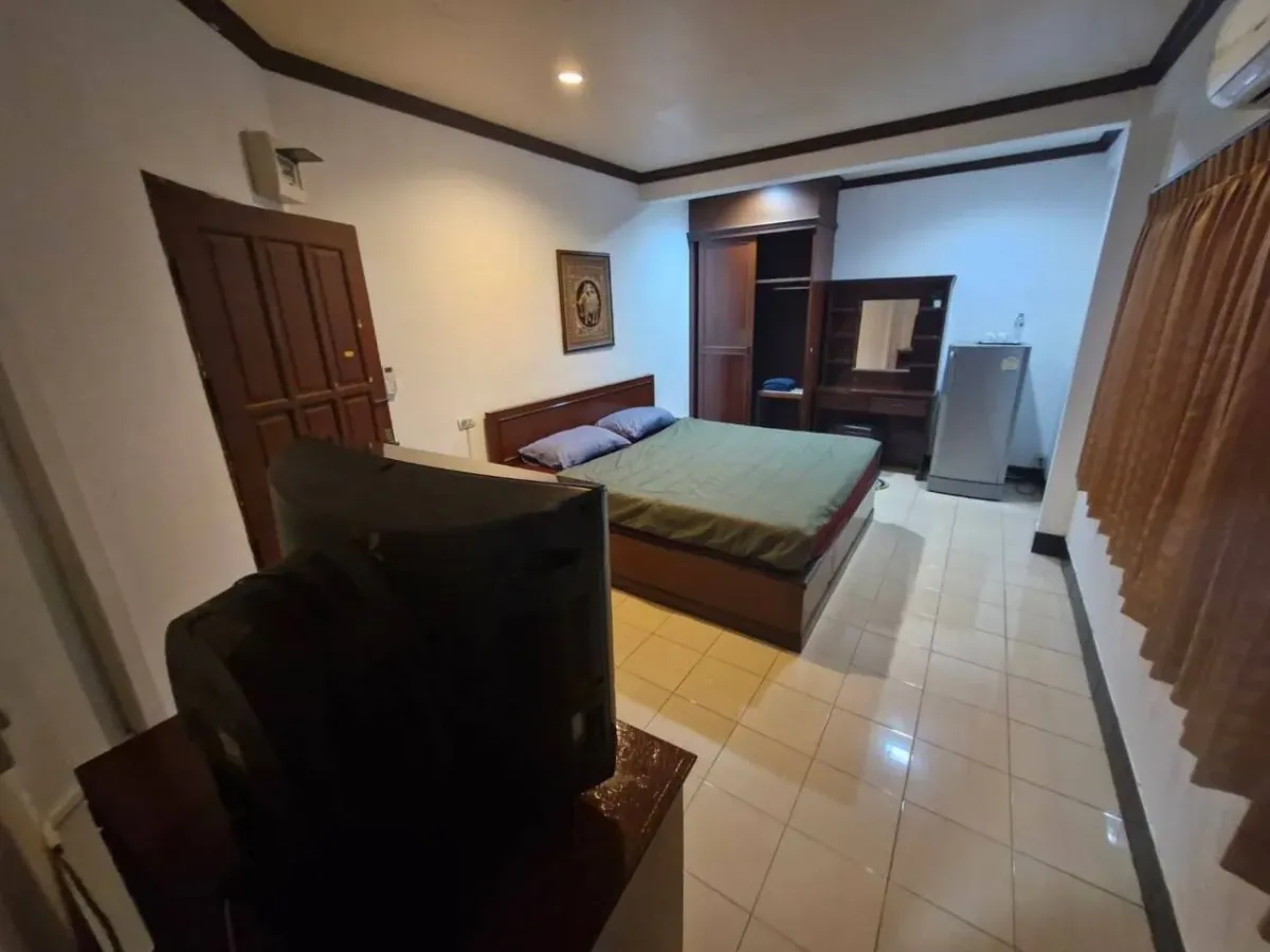 Image of Green Hotel