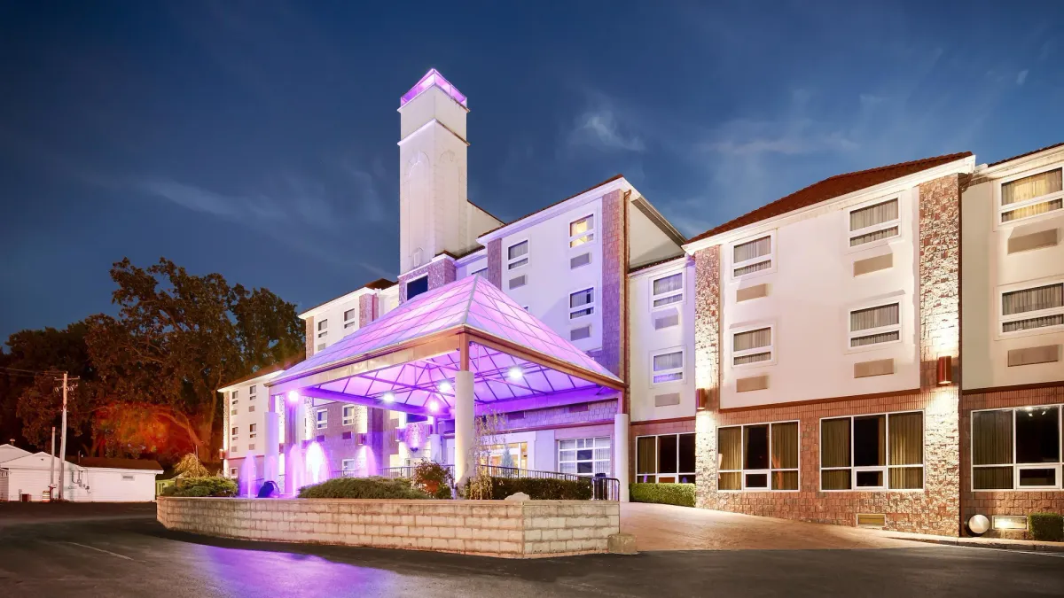 Image of Best Western Plus Sandusky Hotel & Suites