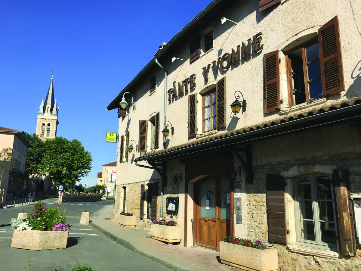 Image of Logis Hôtel Tante Yvonne & son restaurant semi-gastronomique - Lyon Nord