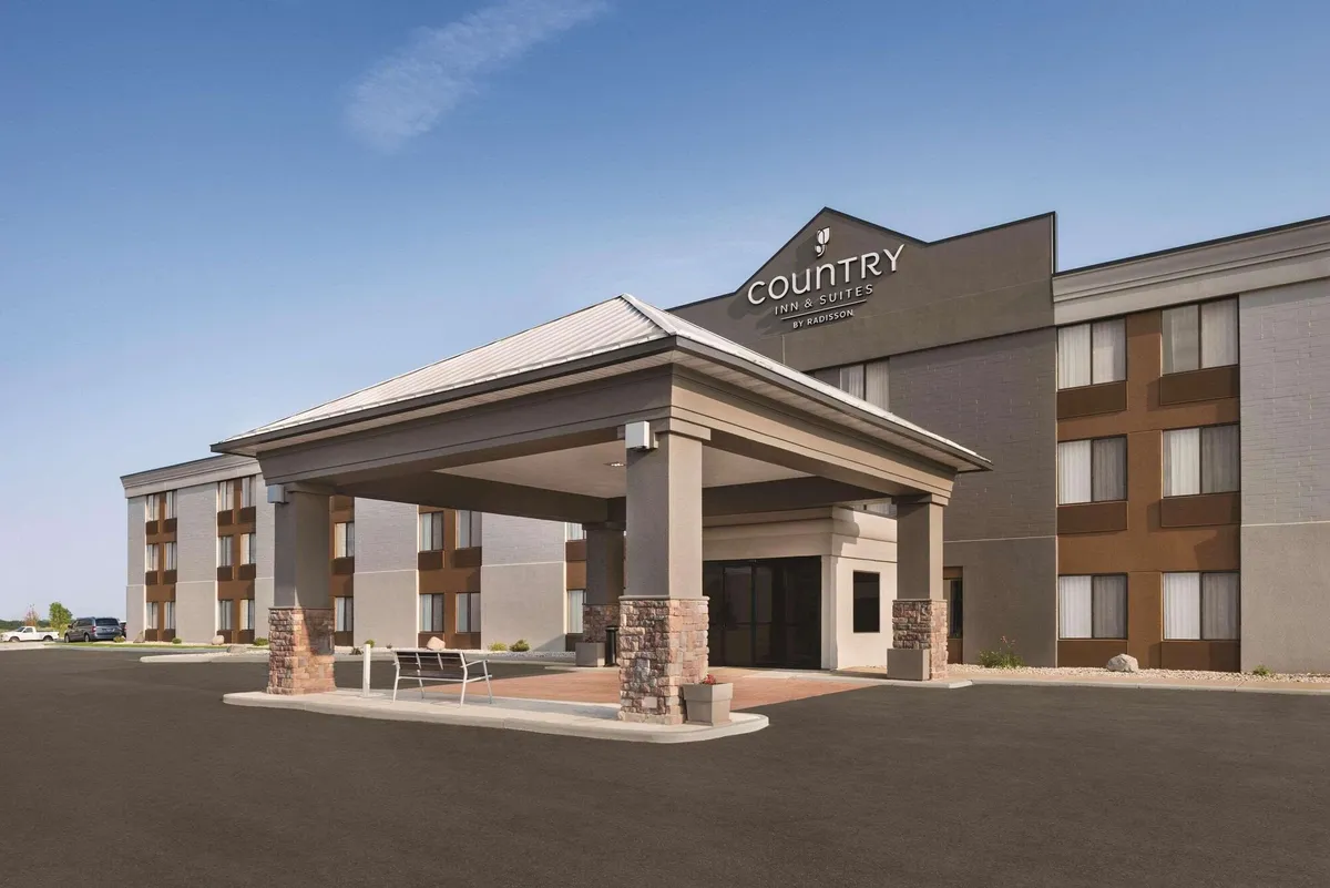 Image of Country Inn & Suites by Radisson, Mt Pleasant-Racine West, WI