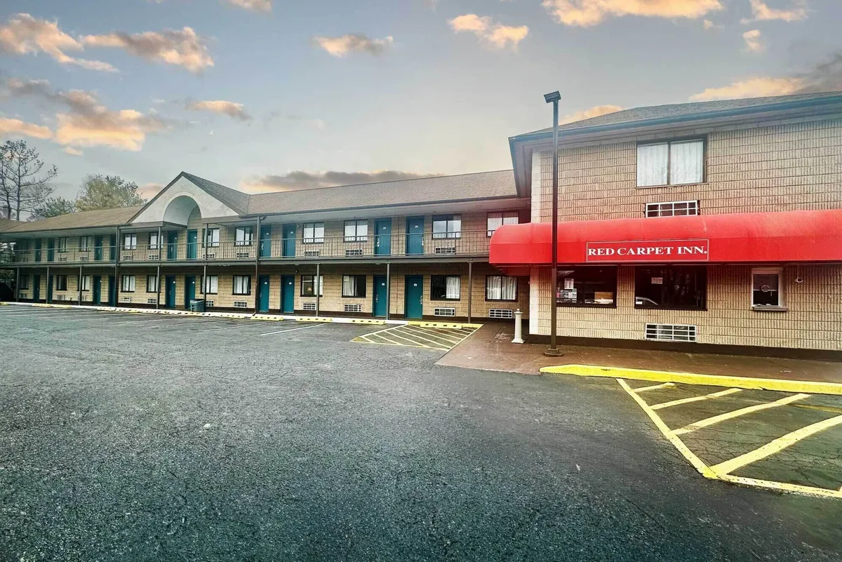Image of Red Carpet Inn Norwalk