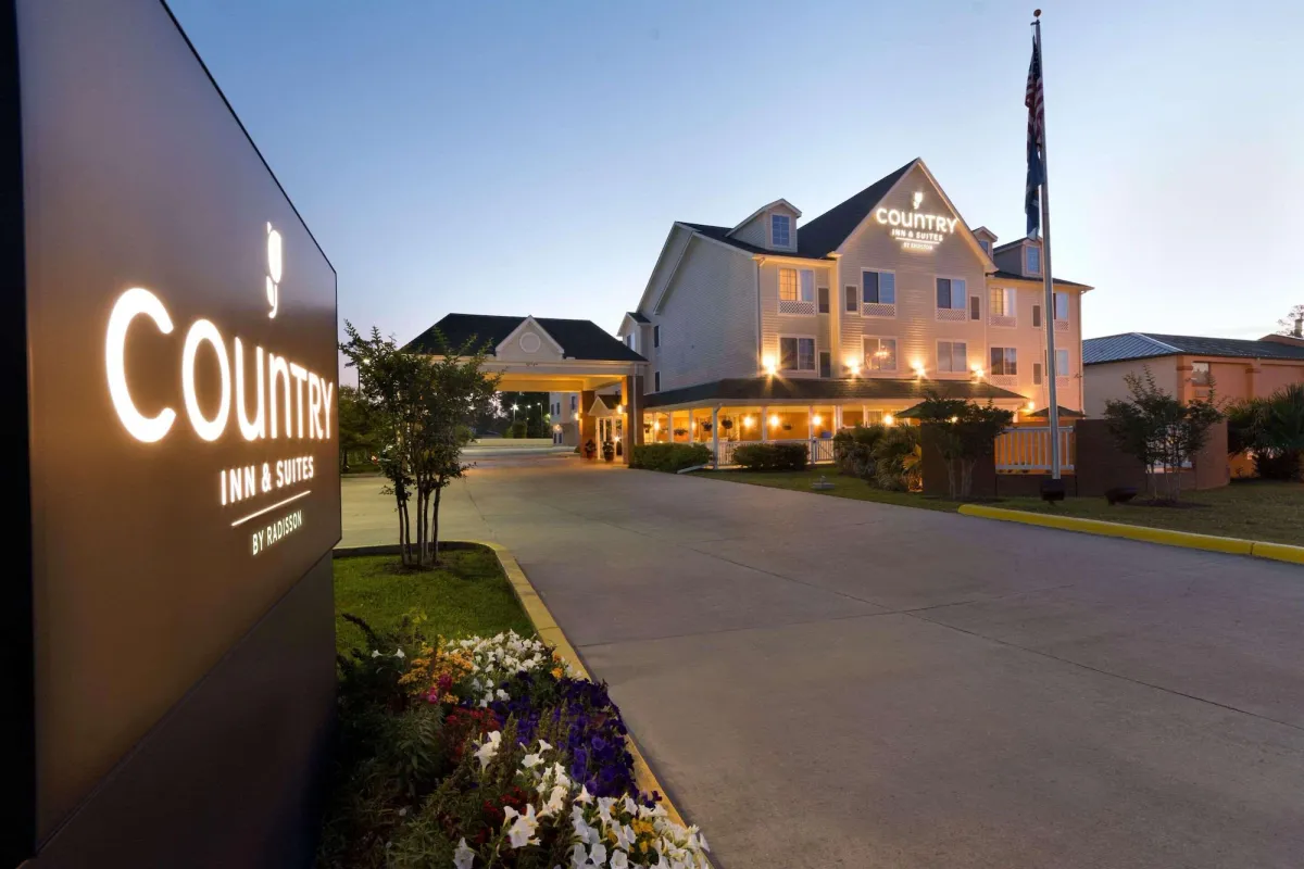 Image of Country Inn & Suites by Radisson, Covington, LA