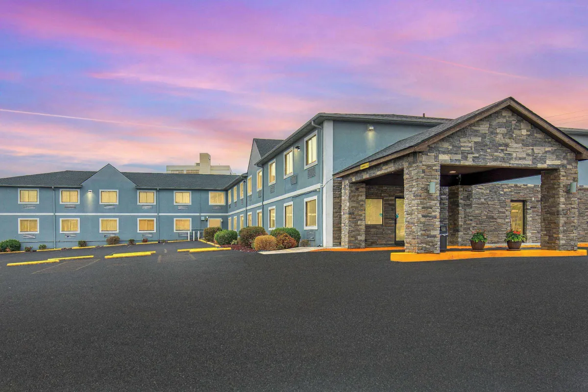 Image of Super 8 by Wyndham Somerset