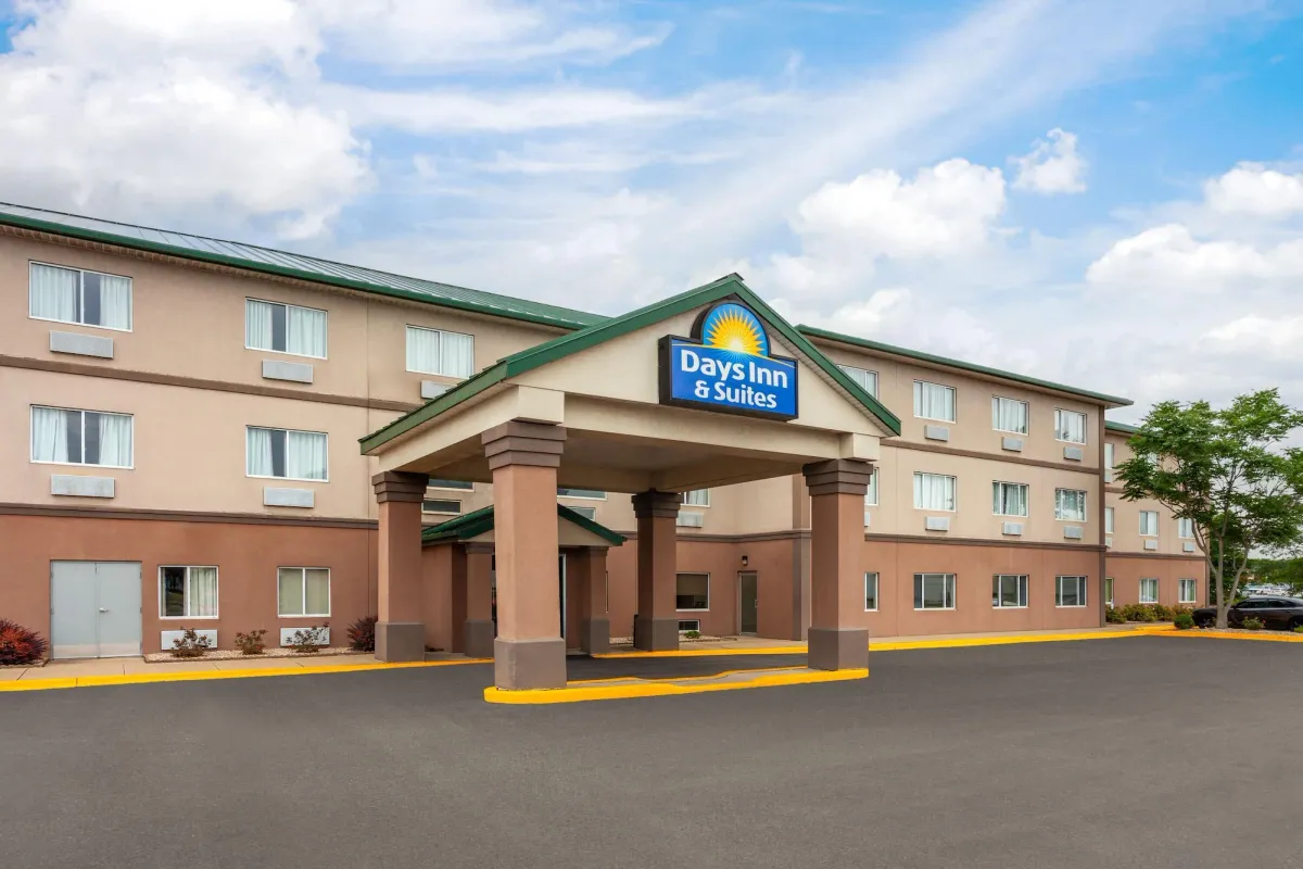 Image of Days Inn & Suites by Wyndham of Morris