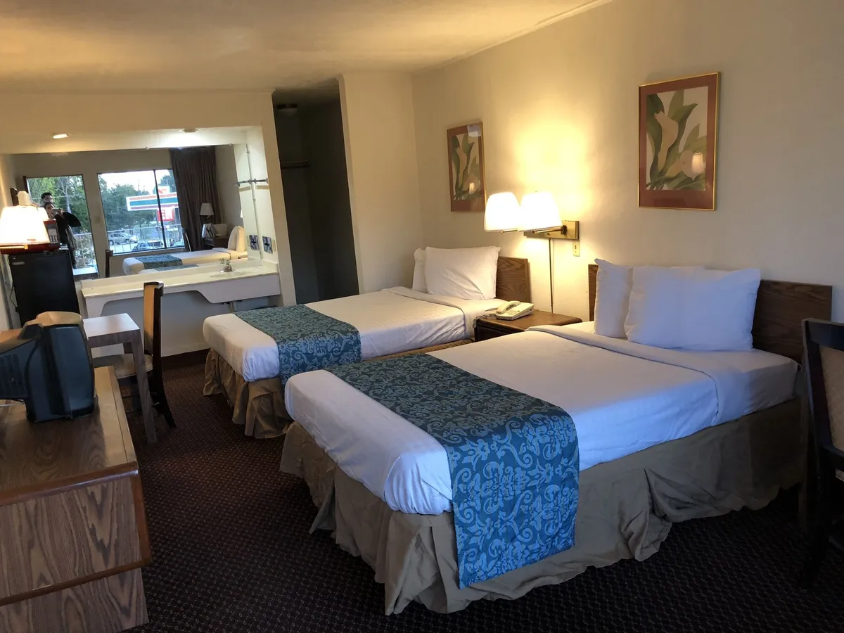 Image of Flagship Inn