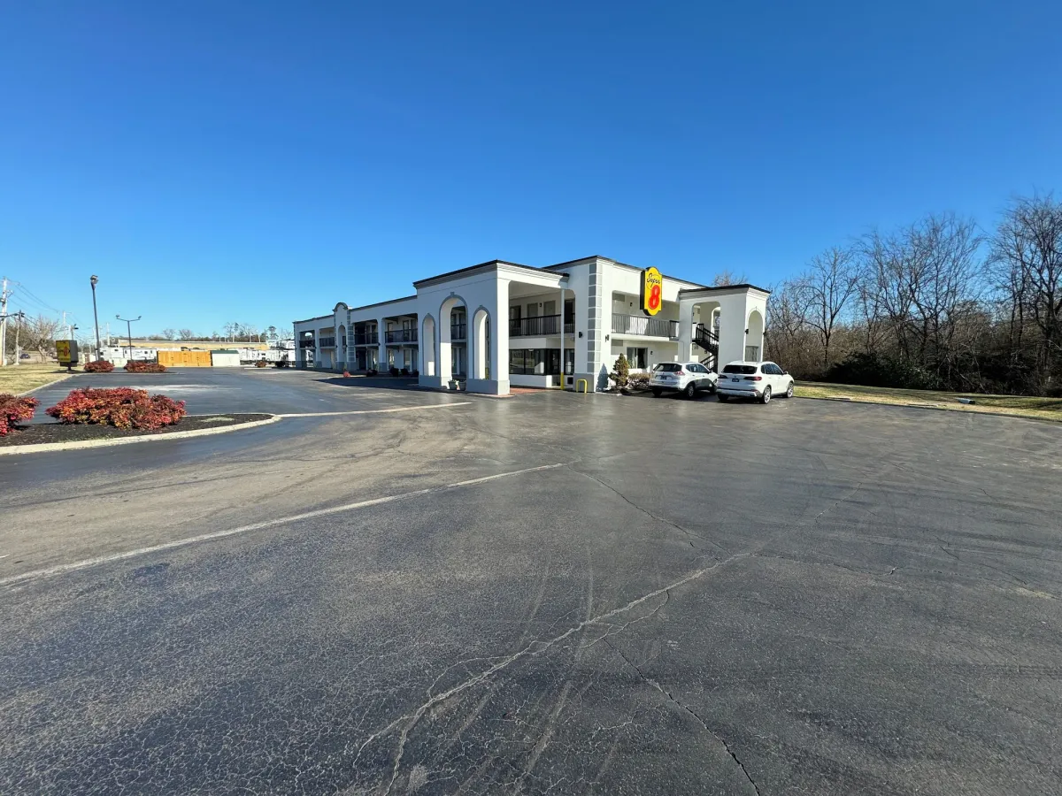 Image of Super 8 by Wyndham Knoxville West/Farragut
