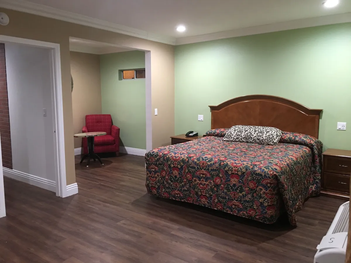 Image of American Inn & Suites LAX