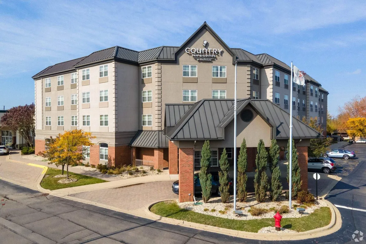 Image of Country Inn & Suites by Radisson, Elk Grove Village-Itasca