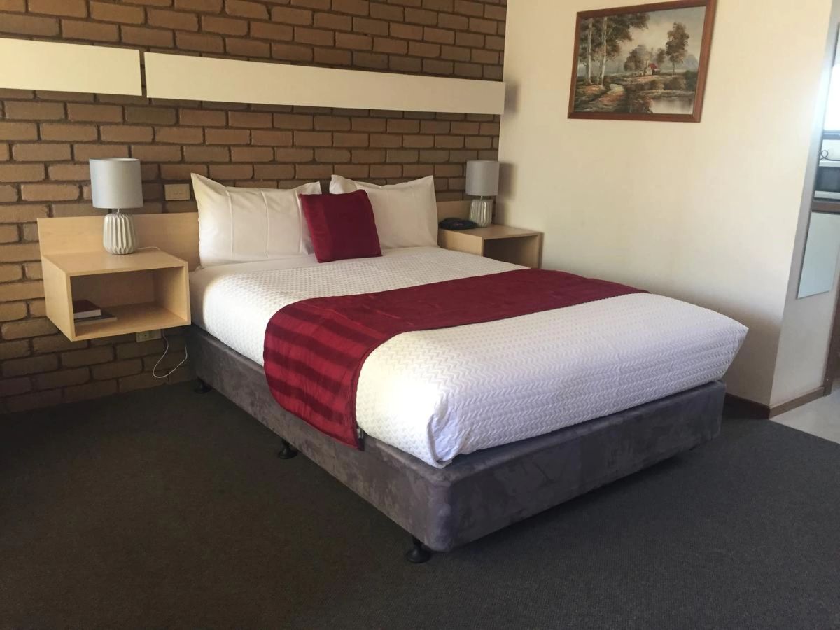 Image of SHEPPARTON MOTOR INN Tudor House Motel