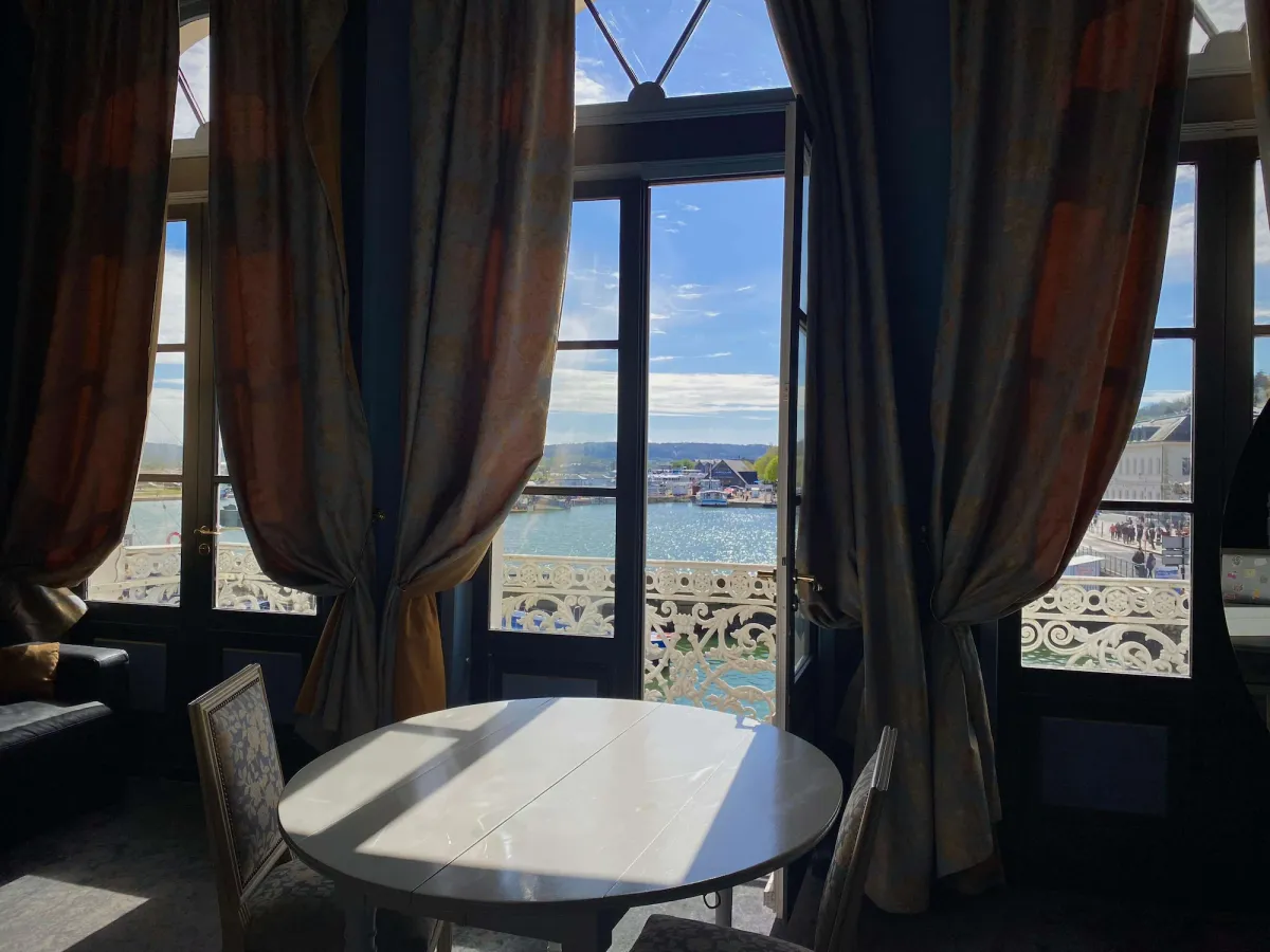 Image of Best Western Le Cheval Blanc -Vue sur le port-plein centre ville