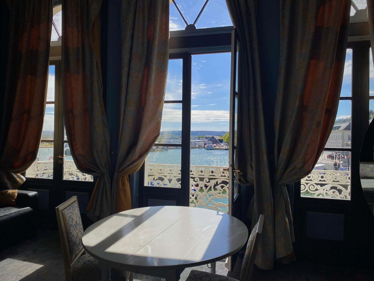 Image of Best Western Le Cheval Blanc -Vue sur le port-plein centre ville