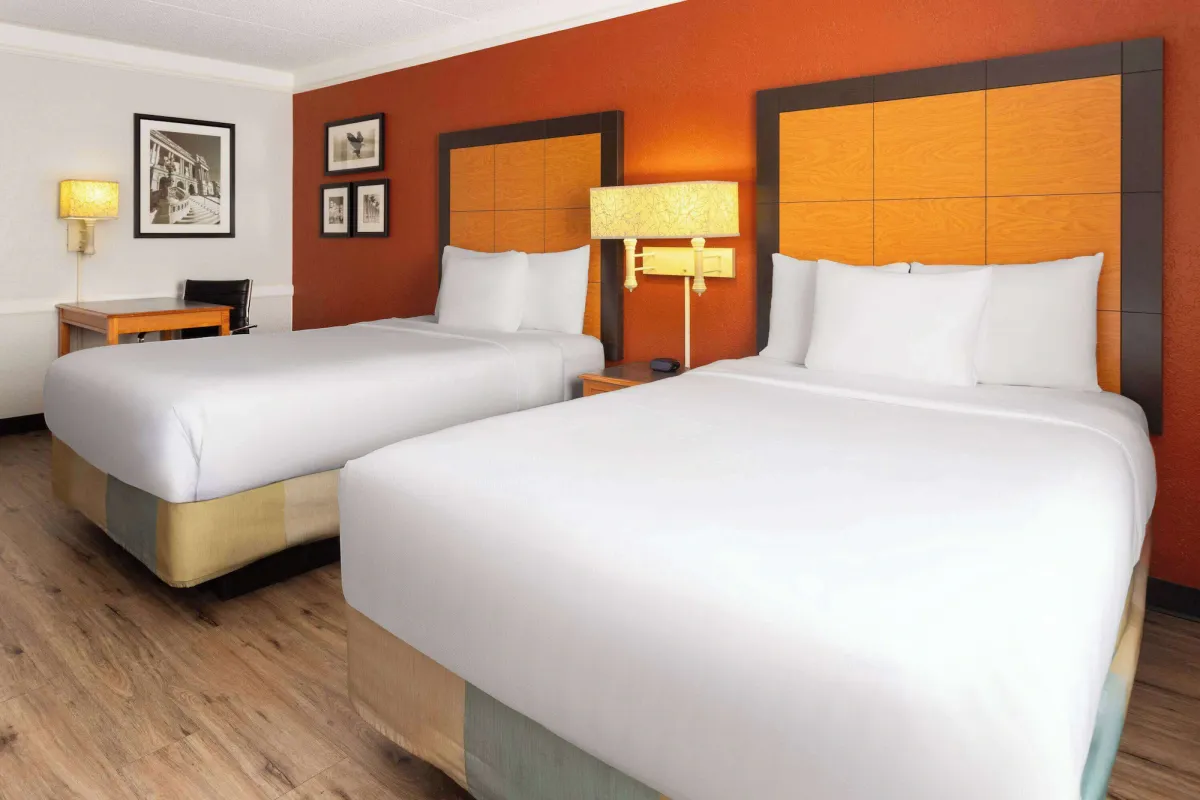Image of La Quinta Inn by Wyndham Pittsburgh Airport
