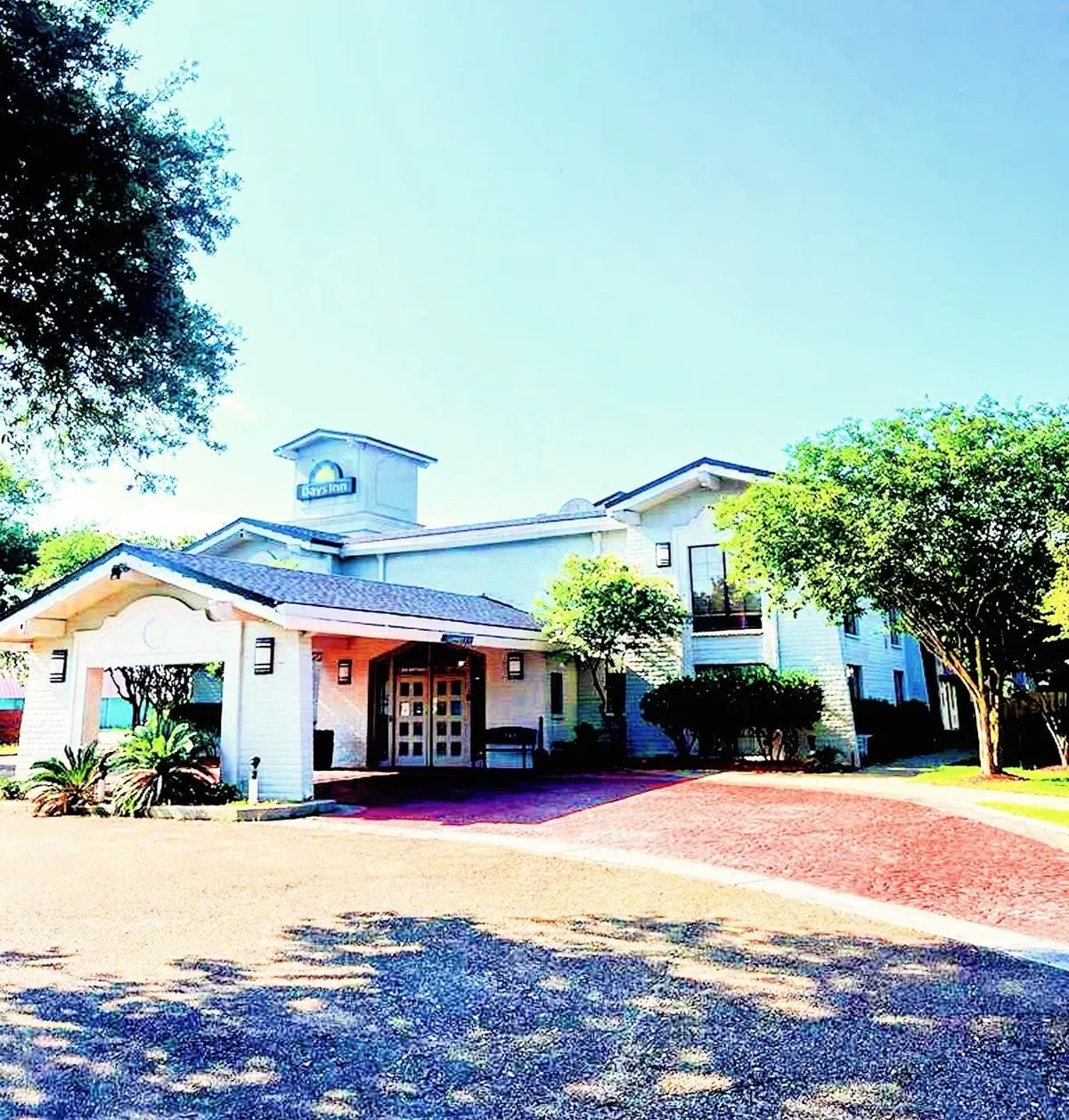 Image of Days Inn by Wyndham Sulphur West