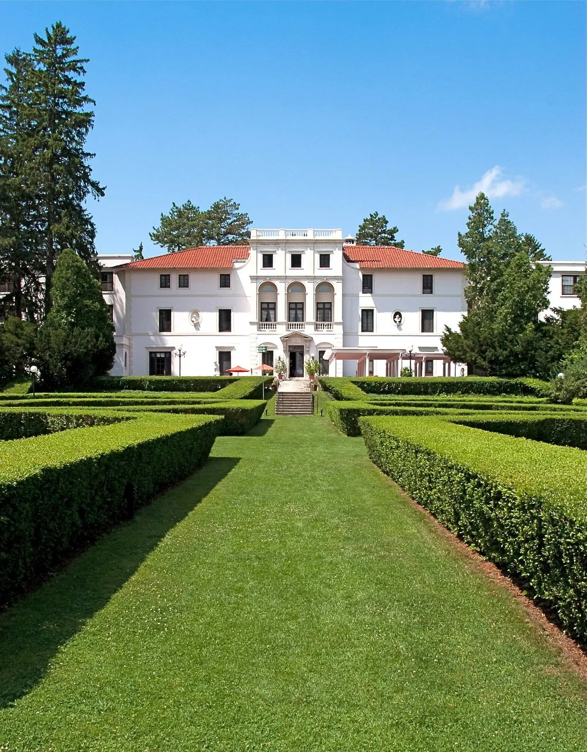 Image of Geneva On The Lake Boutique Resort Hotel