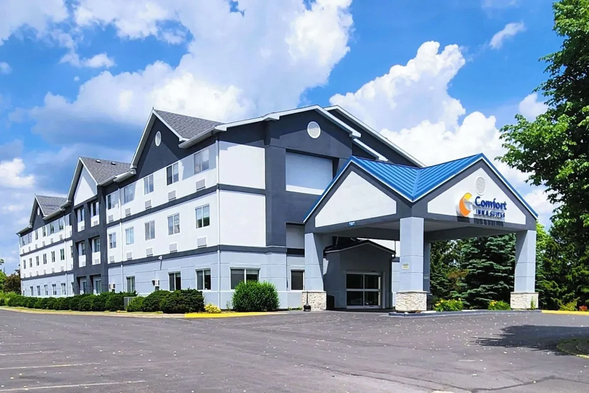Image of Comfort Inn & Suites Liverpool - Syracuse