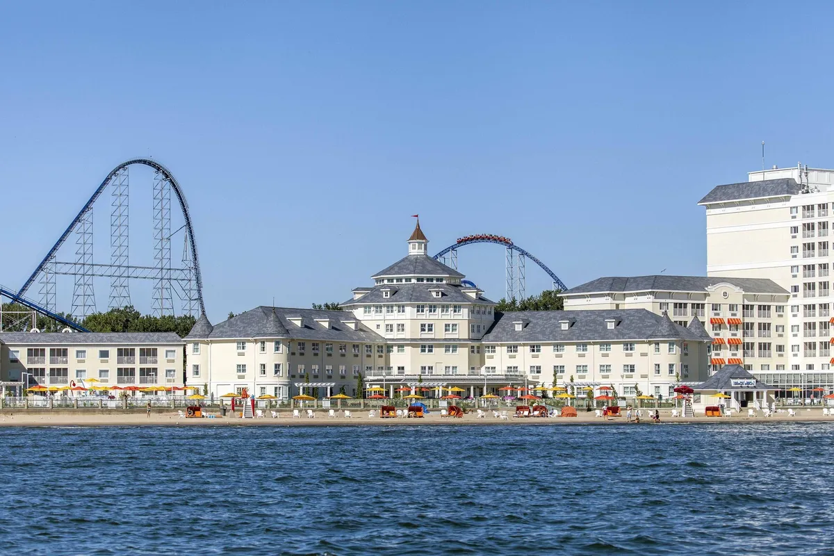 Image of Cedar Point Hotel Breakers