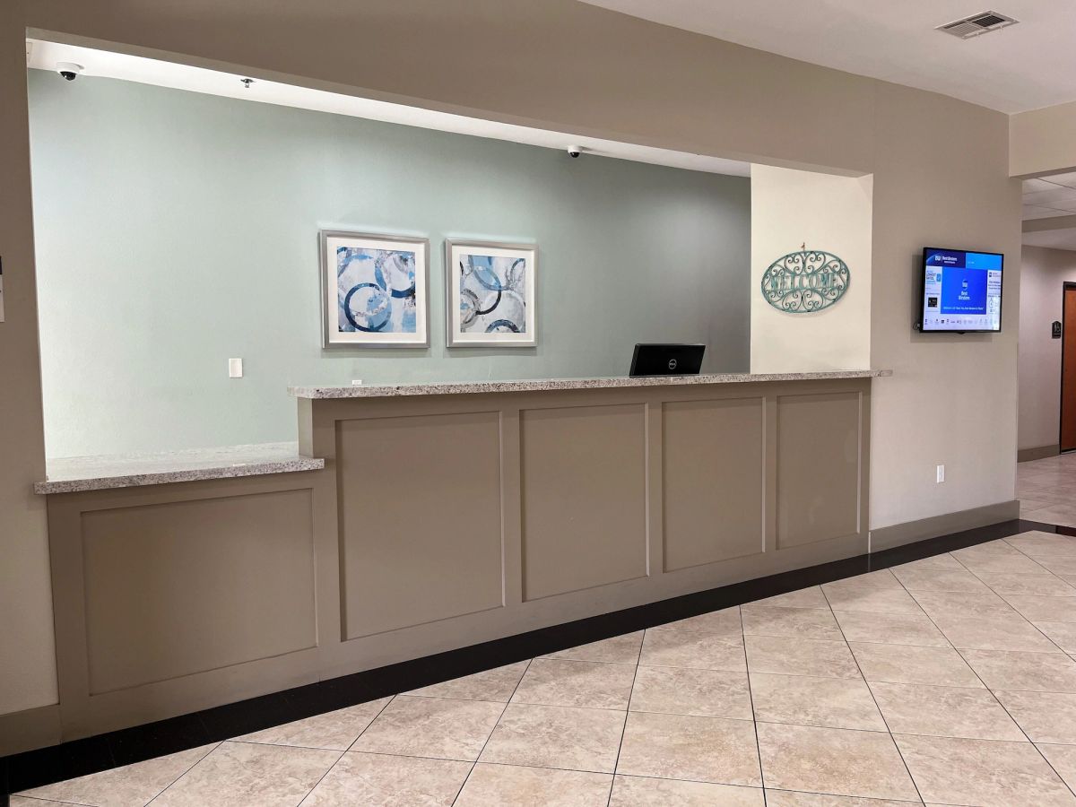Image of Best Western Inn & Suites Cleveland