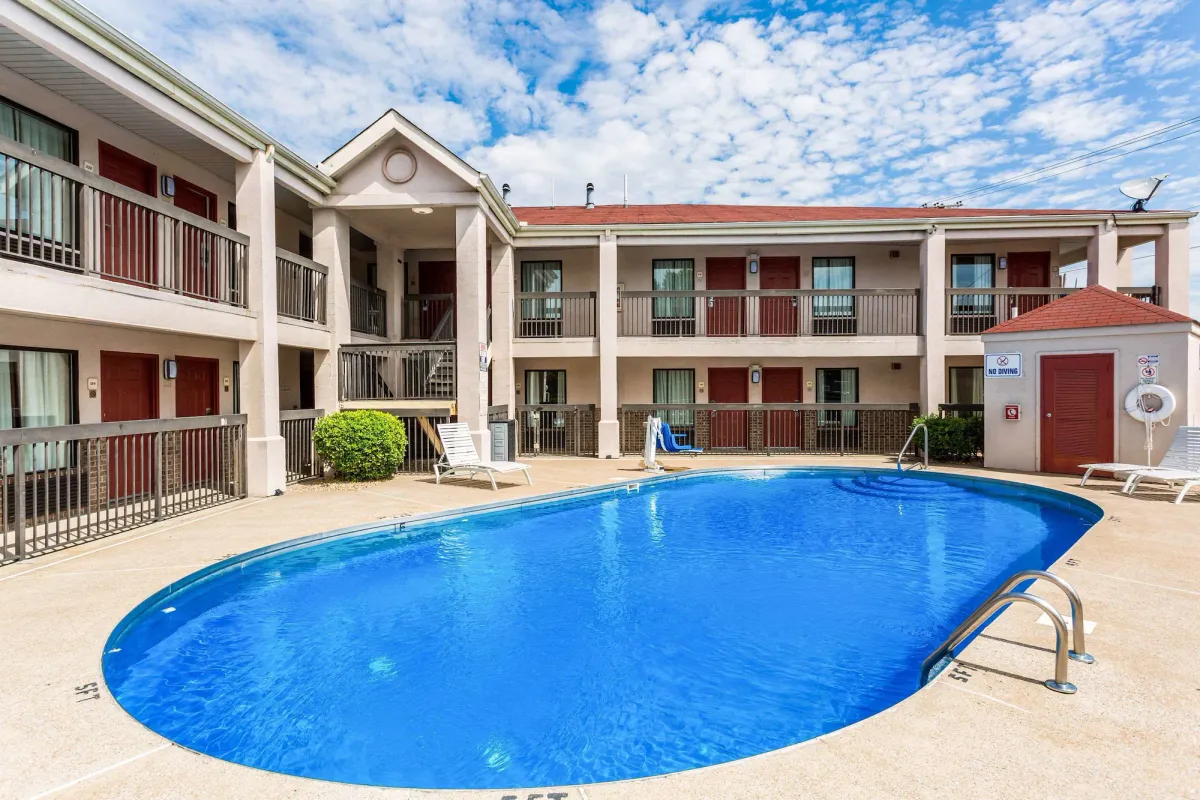 Image of Econo Lodge Inn & Suites Murfreesboro Shopping District