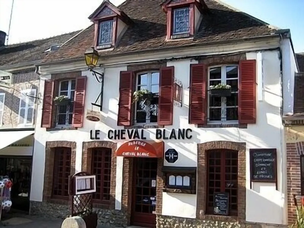 Image of Logis Hotel Restaurant Le Cheval Blanc