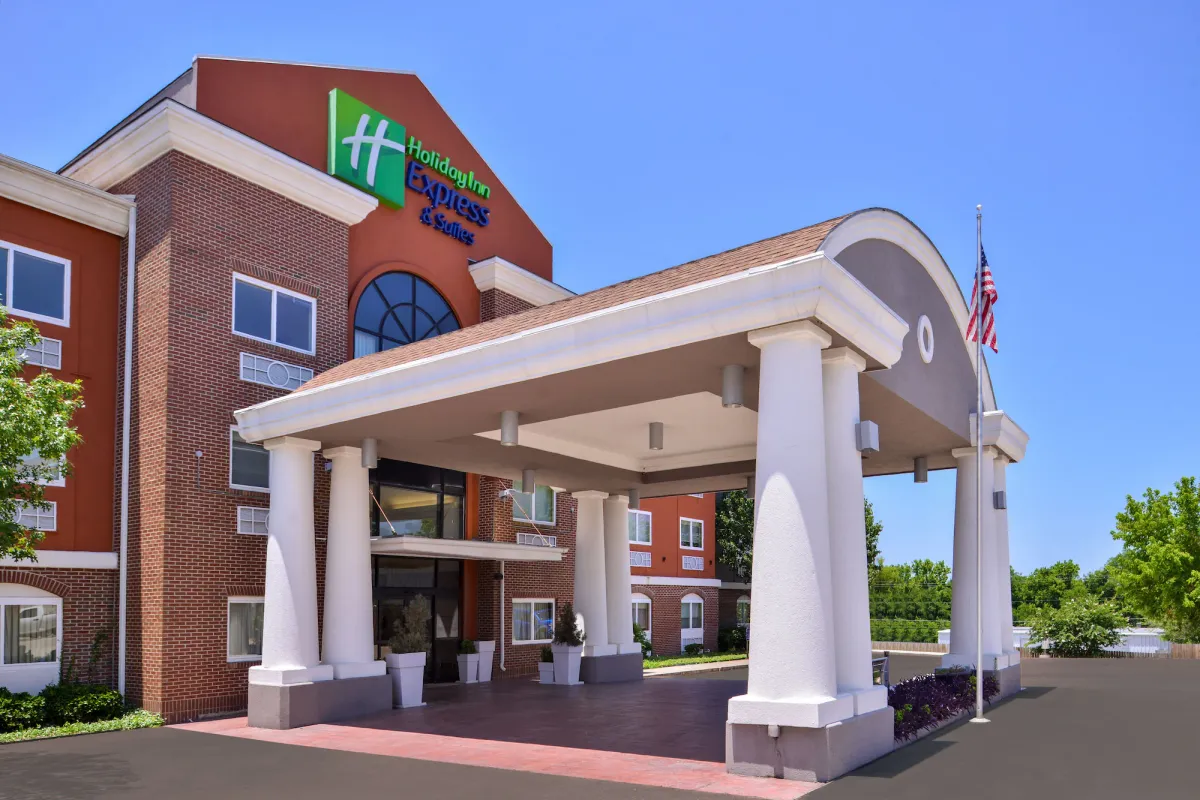 Image of Holiday Inn Express Hotel & Suites Elgin by IHG
