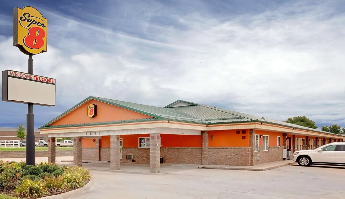 Image of Super 8 by Wyndham Siloam Springs