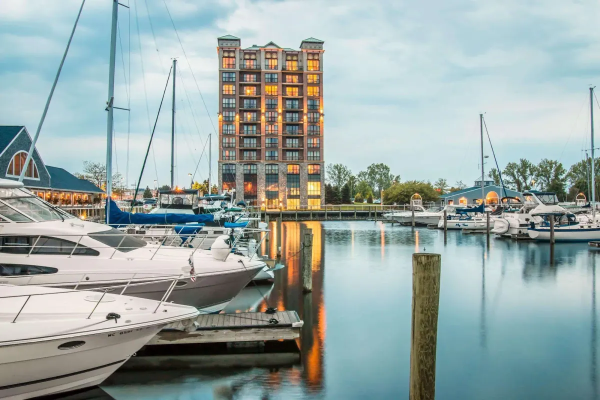 Image of Shoreline Inn & Conference Center, Ascend Hotel Collection