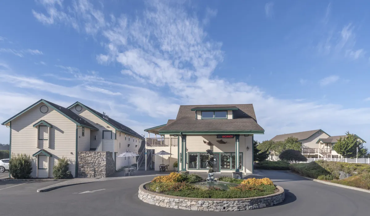 Image of Emerald Dolphin Inn & Mini Golf