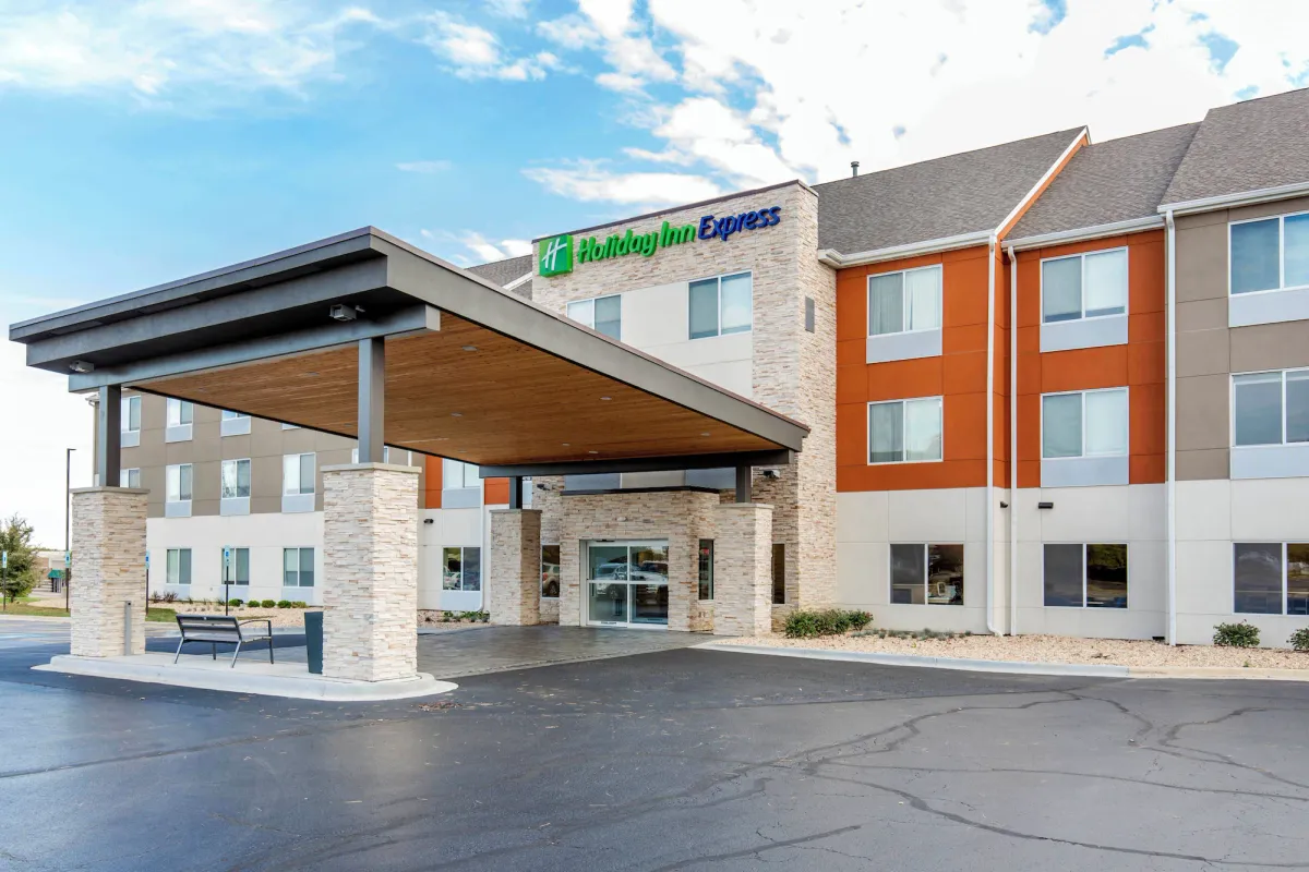 Image of Holiday Inn Express and Suites Chicago West - St Charles by IHG