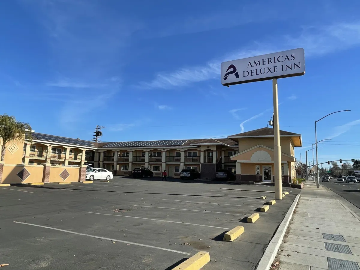 Image of Americas Deluxe Inn- Marysville