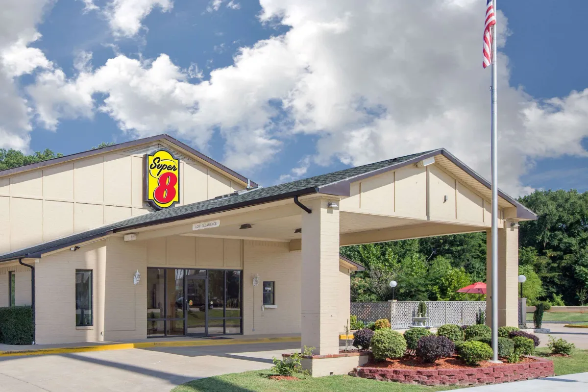 Image of Super 8 by Wyndham Clarksville AR
