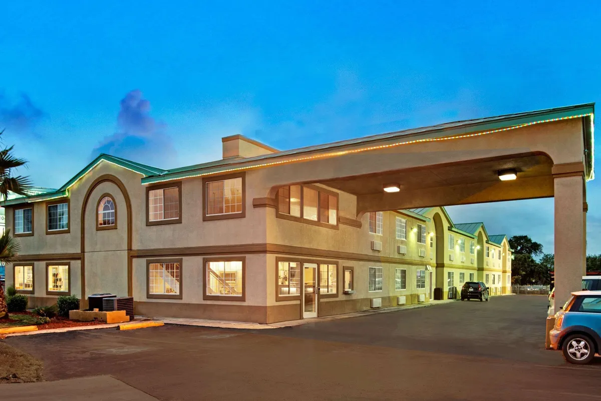 Image of Days Inn by Wyndham San Antonio Airport