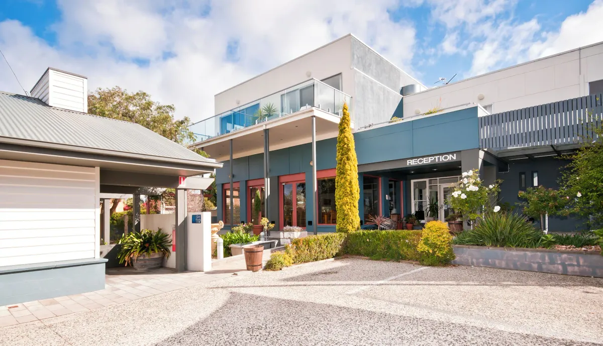 Image of Captain's at the Bay