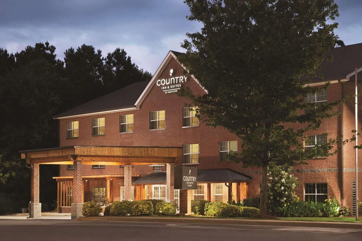 Image of Country Inn & Suites by Radisson, Newnan, GA
