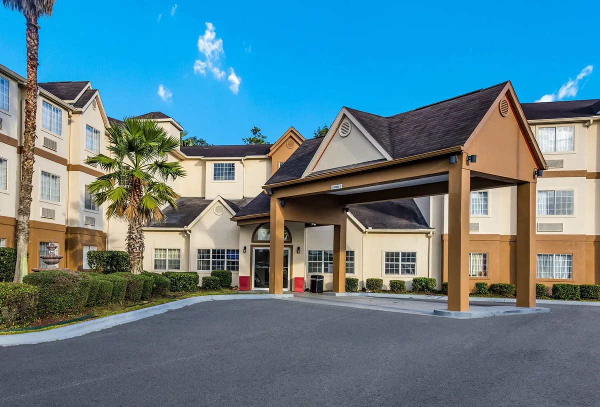 Image of Red Roof Inn PLUS+ & Suites Savannah – I-95