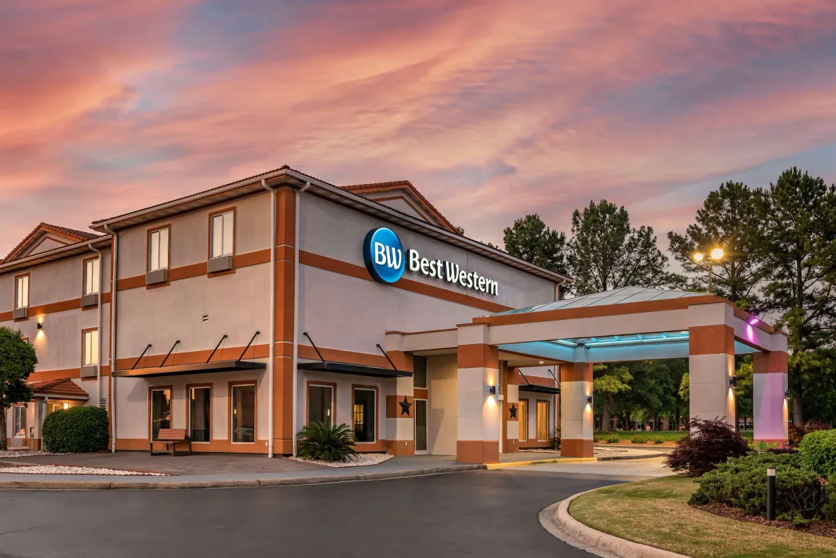Image of Best Western Carlton Suites