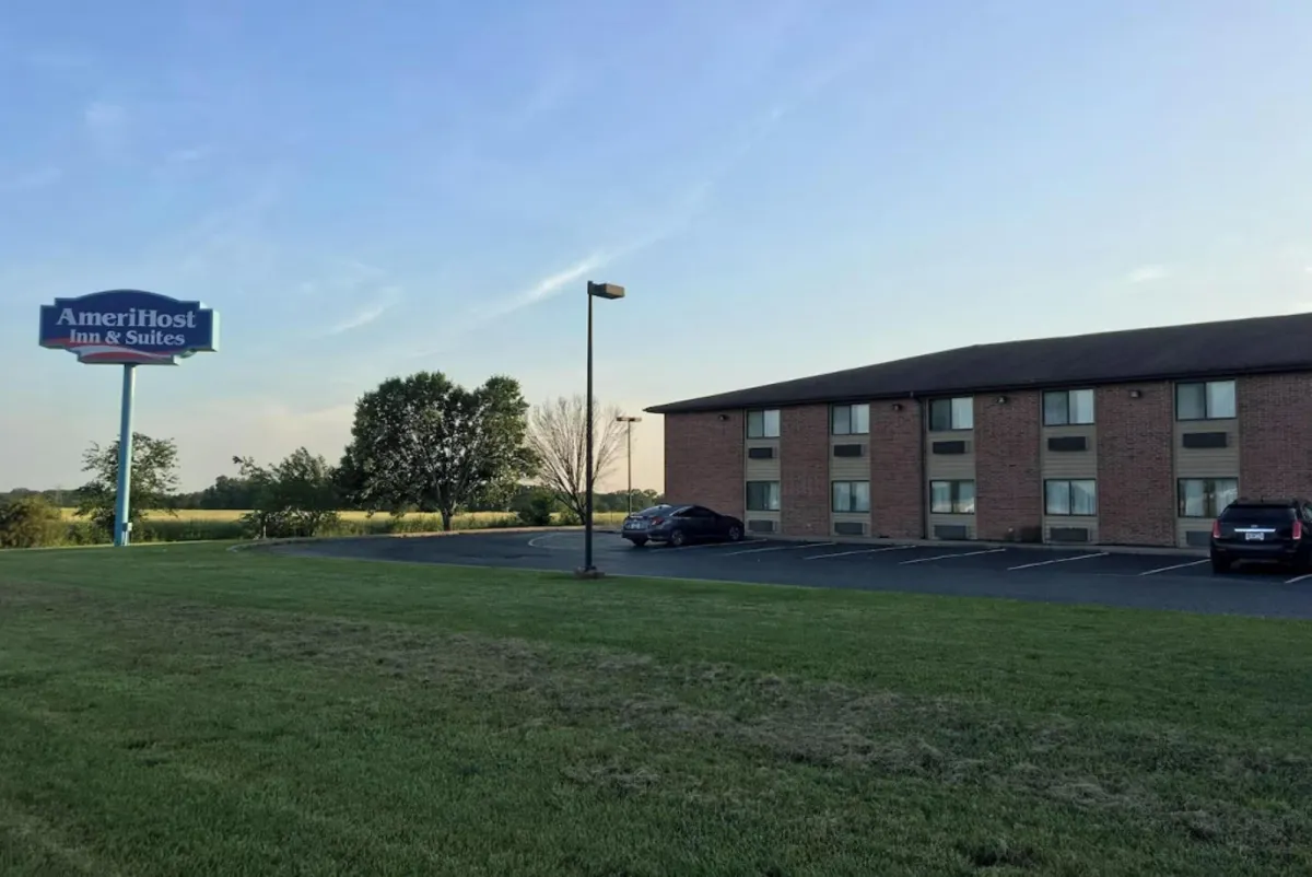 Image of Capital O Amerihost Inn and Suites Mexico Hwy 54 MO