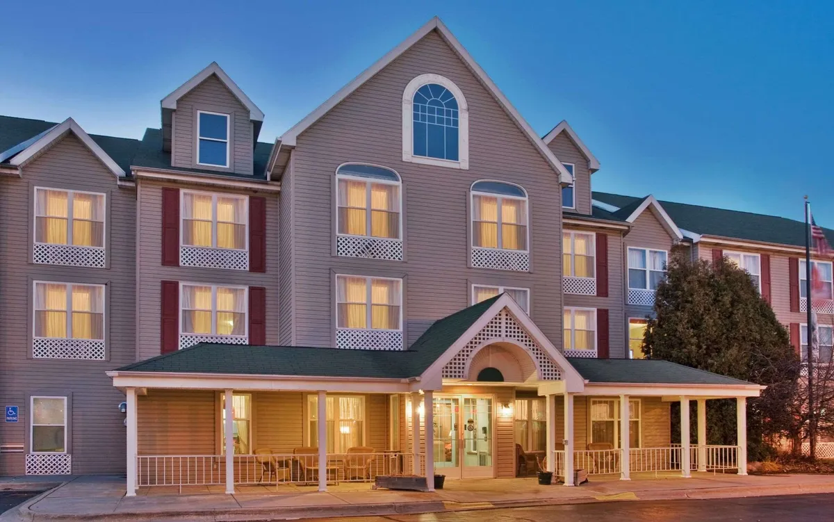 Image of Country Inn & Suites by Radisson, Birch Run-Frankenmuth, MI