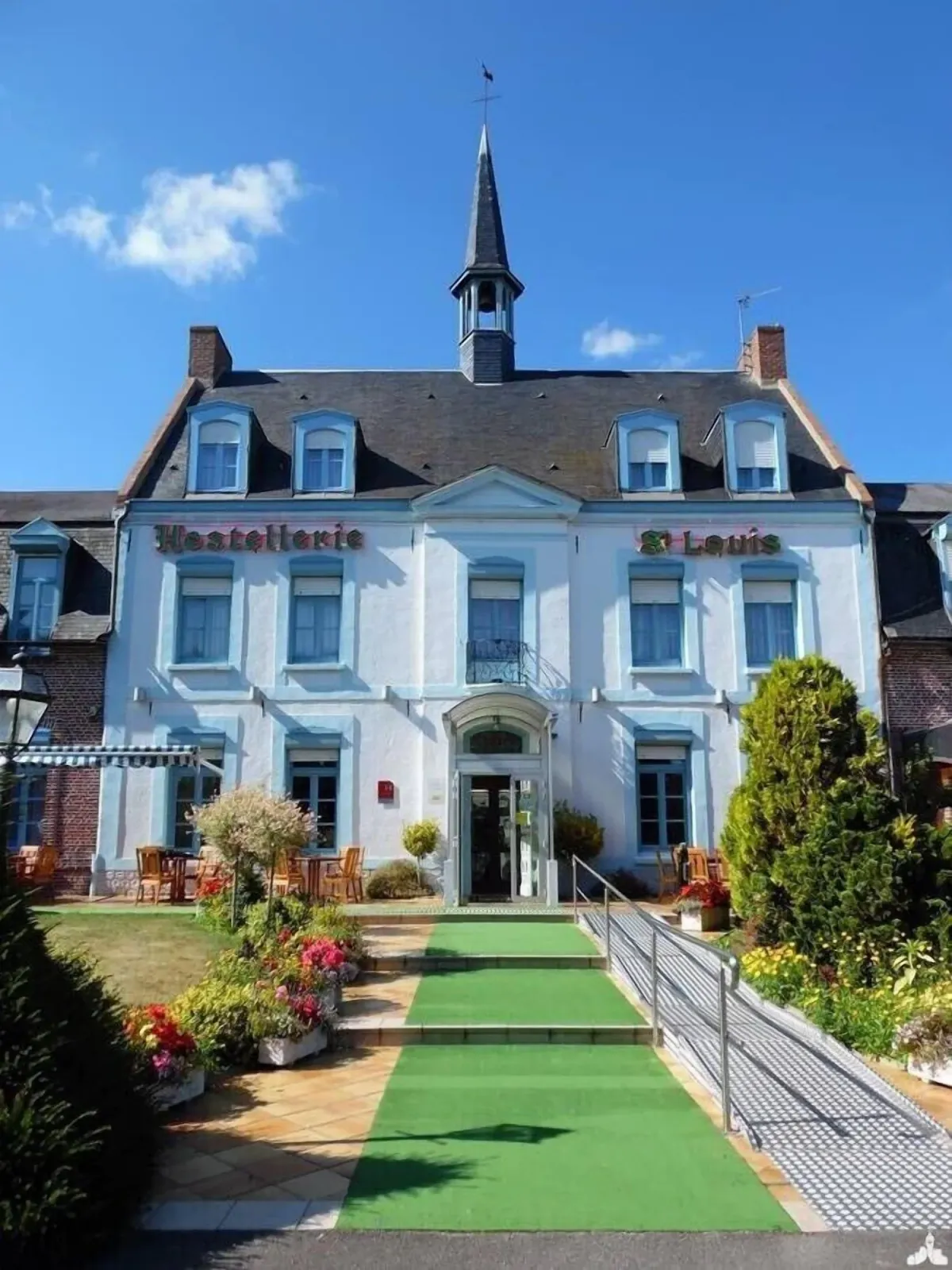 Image of Logis - Hostellerie Saint-Louis & Restaurant Pauze